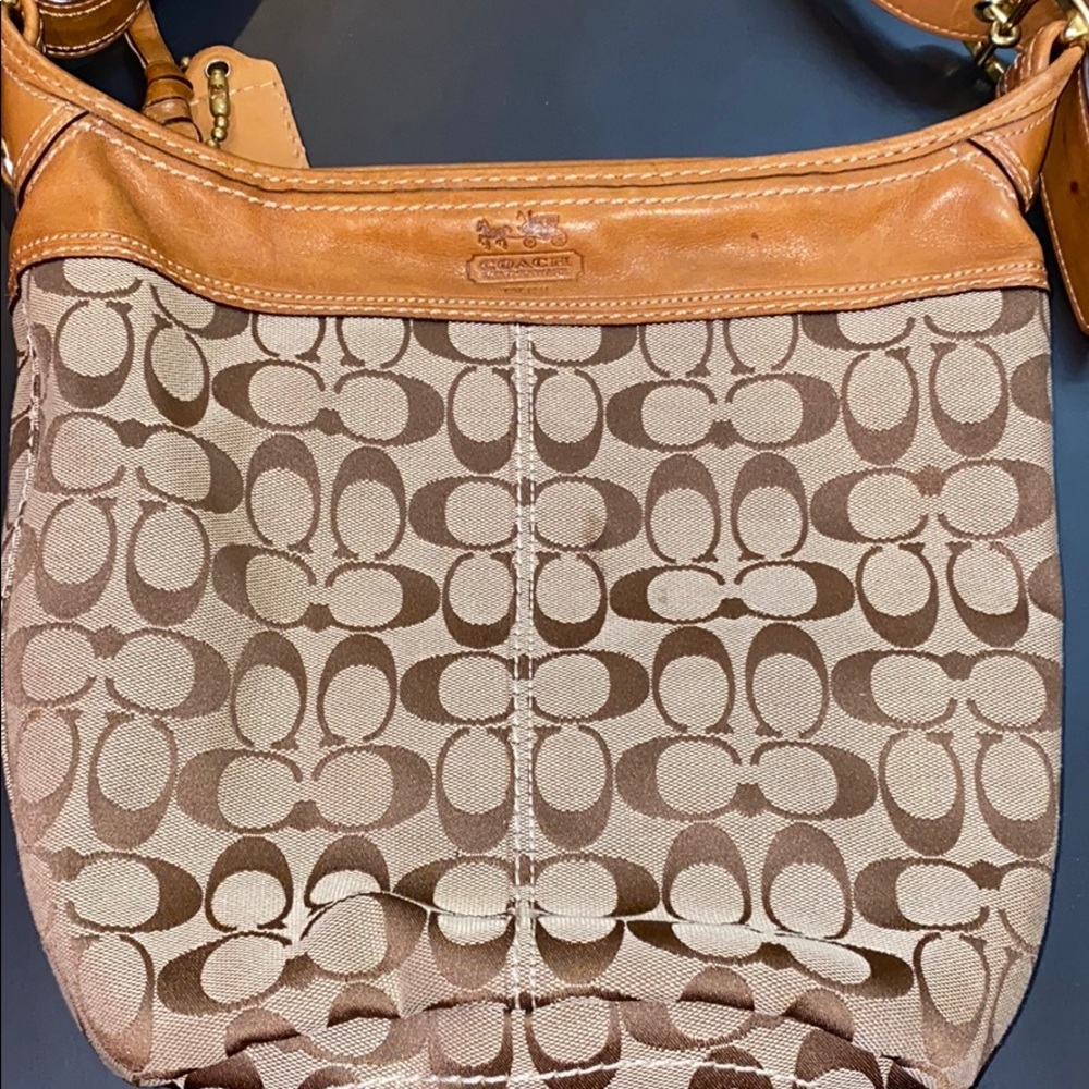 Brown classic coach logo shoulder bag